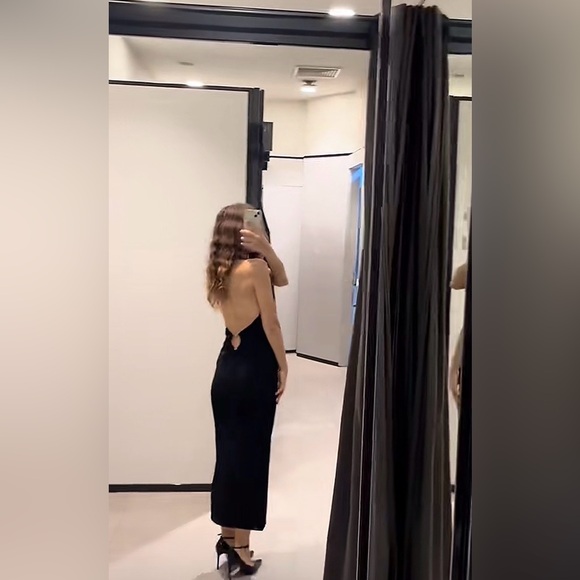 ZARA ~ KNITTED DRESS WITH OPEN BACK AND HEART APPLIQUE - Picture 10 of 13